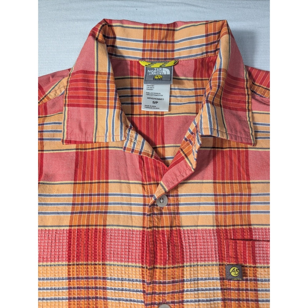 The North Face A5 Series Men Small Red Orange Plaid Short Sleeve Button Up 688
